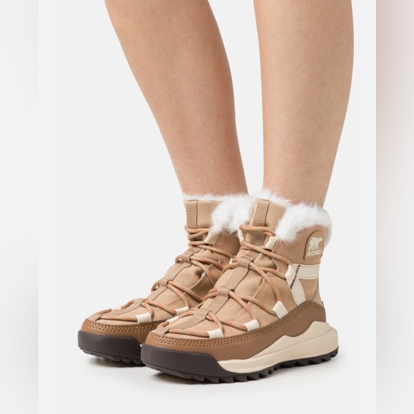 Sorel Ona Rmx Glacy Faux Fur Waterproof Bootie: Size 8/ Color Sea Salt - Picture 3 of 12